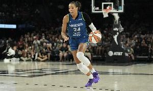山猫主帅：WNBA历史首位180俱乐部获得了MVP 科利尔也配得上